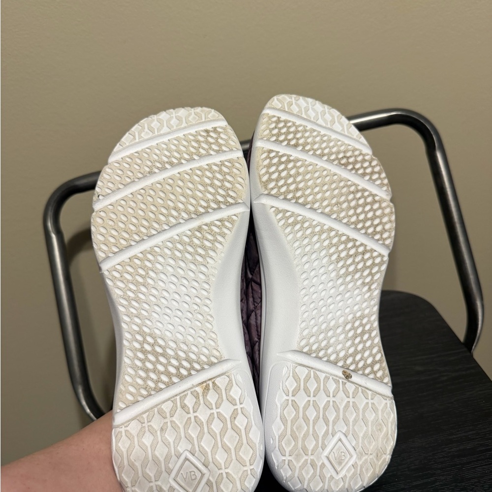 Vera Bradley VB Cloud Convertible Slip-On Shoes Purple Tonal Floral Quilted Sz 7 - Picture 12 of 13